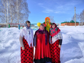 Воспитанники с сотрудниками проводили зимушку Воспитанники с сотрудниками проводили зимушку.
